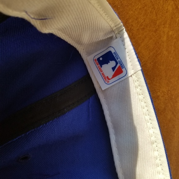 1983/1984 Atlanta Braves Fitted Hat - Picture 6 of 6